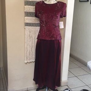 NWT Adrianna Papell Evenin Beautiful Evening Skirt and